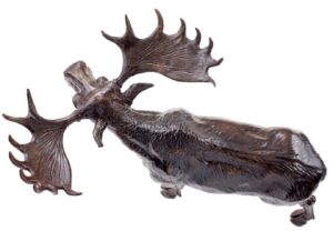 Sculpture en bronze d'un élan